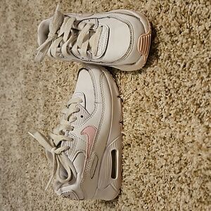 Nike toddler girl nike white and pink shoes